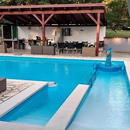 度假居 Family Friendly House With A Swimming Pool Blaskovici, Istria - Sredisnja Istra - 24748 *