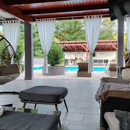 度假居 Family Friendly House With A Swimming Pool Blaskovici, Istria - Sredisnja Istra - 24748 Kršan